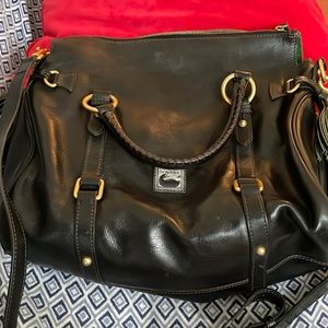 EUC Dooney and Bourke Black bag